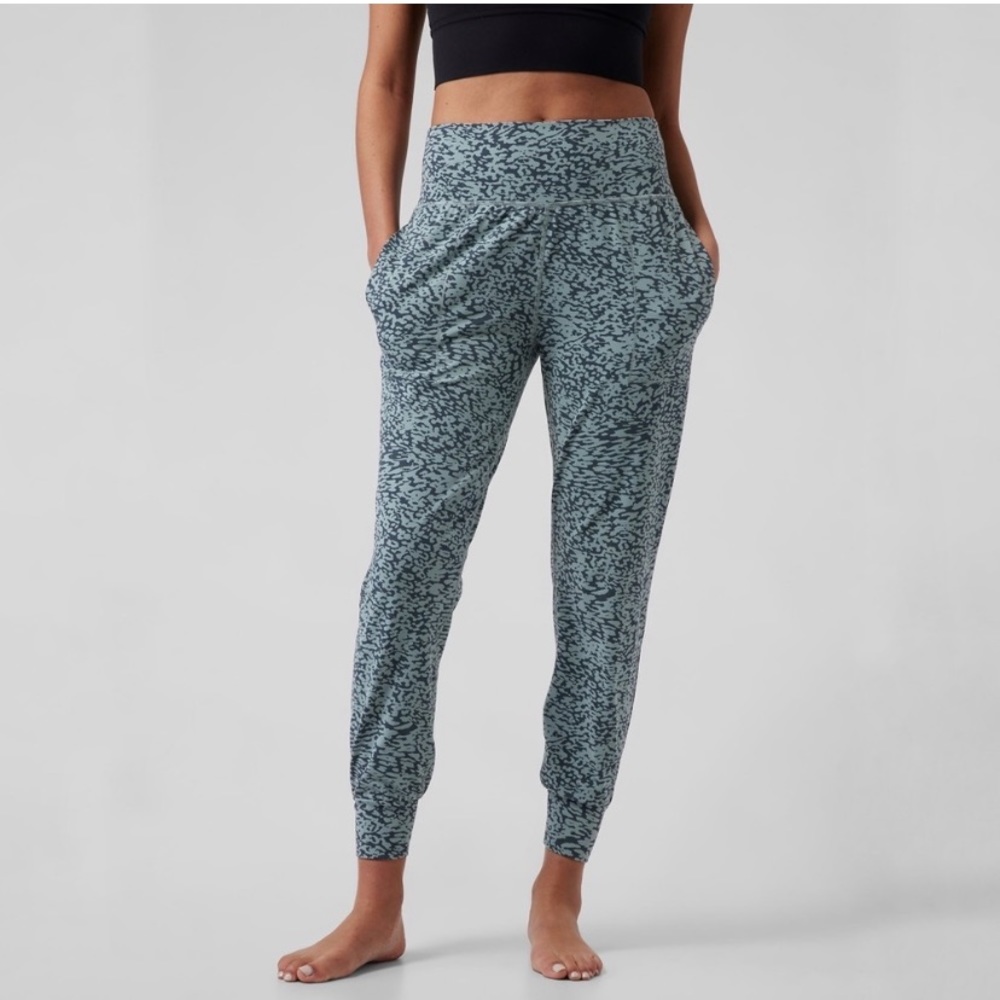 Athleta Salutation Jogger